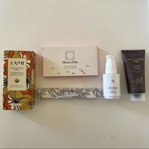 Bundle of 5 Makeup / skincare items